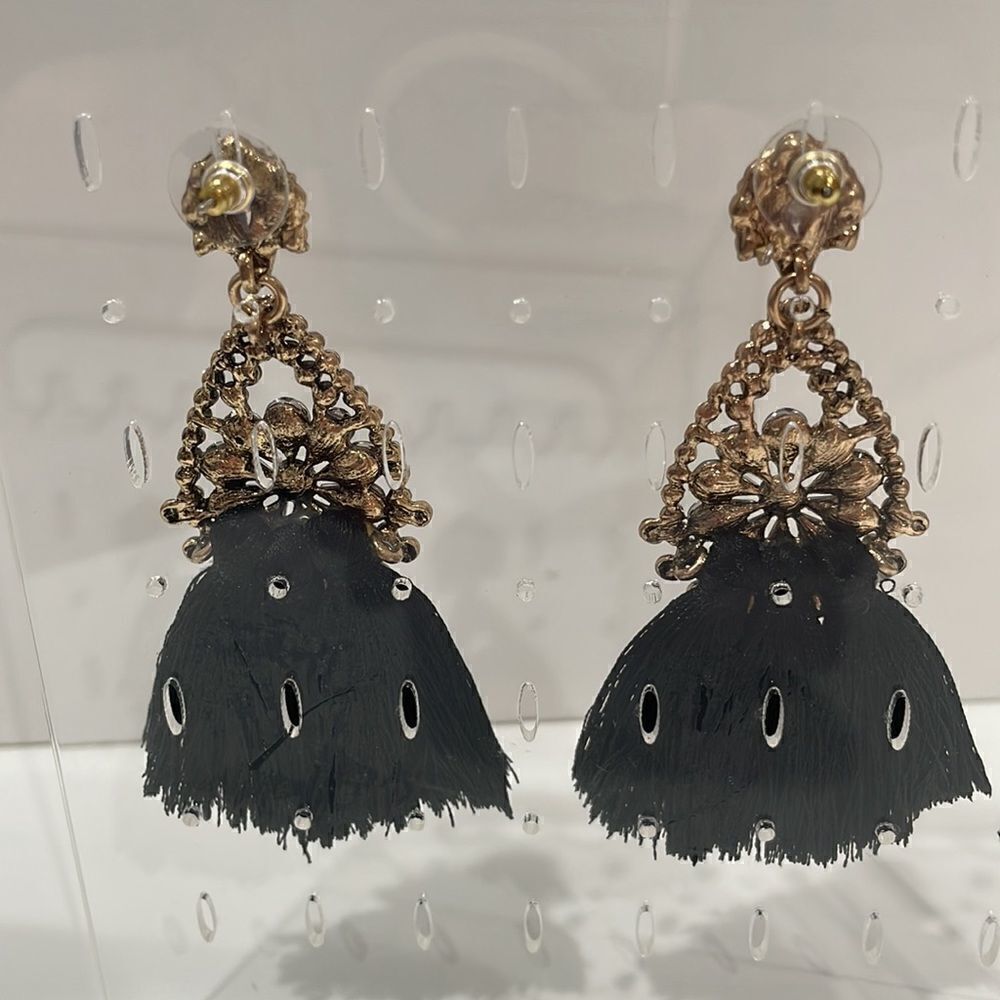 Black gray rose gold dangle crystal rhinestone tassel chandelier earrings - Picture 4 of 4